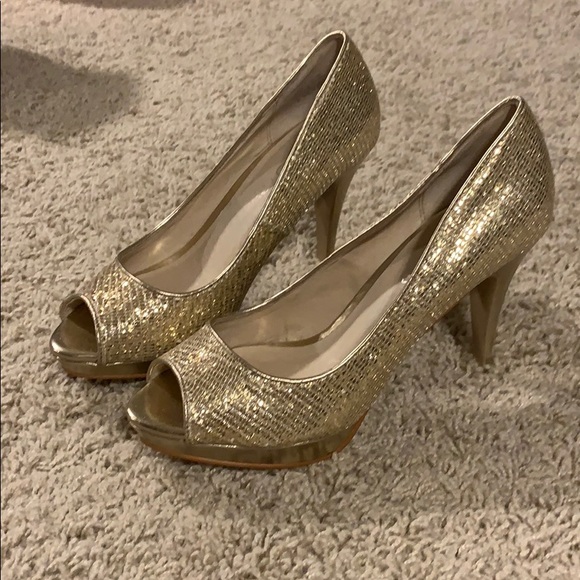 Aldo Gold Sequin Heels - Picture 1 of 2
